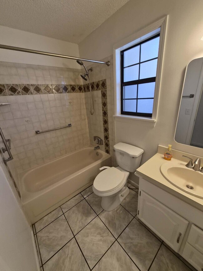 Building Photo - 57 Shores Blvd