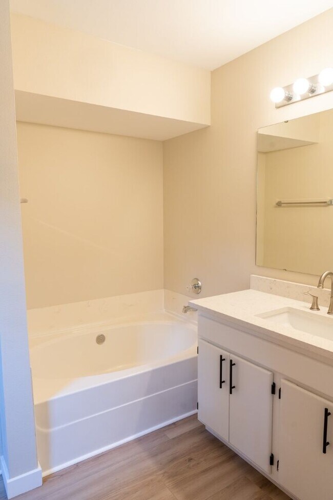 Building Photo - 4Bd/3.5Ba Mill Creek House