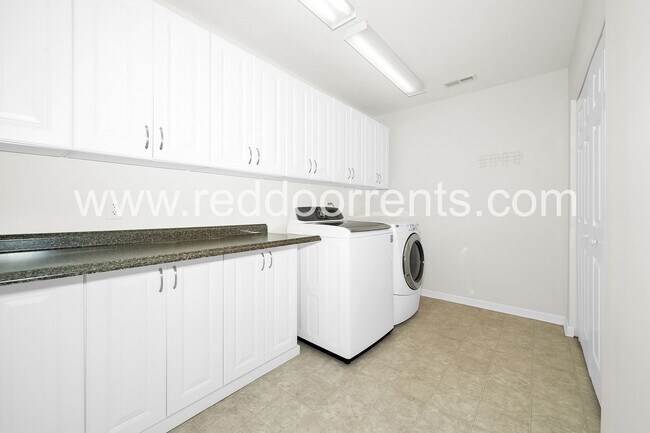 Building Photo - 7737 Solomon Dr