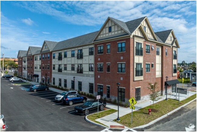 Building Photo - 21 Raymond Ave