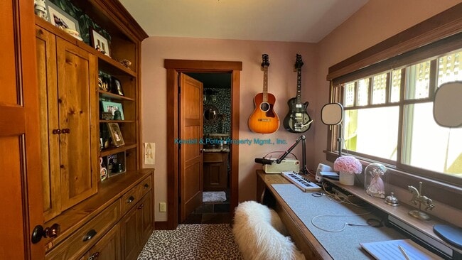 Building Photo - 508 Escalona Dr