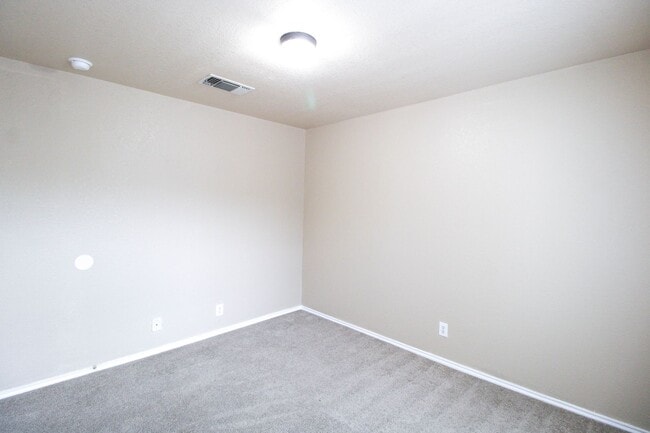 Building Photo - 126 Hallie Pass