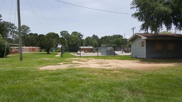 Building Photo - 220 W Verbena Ave