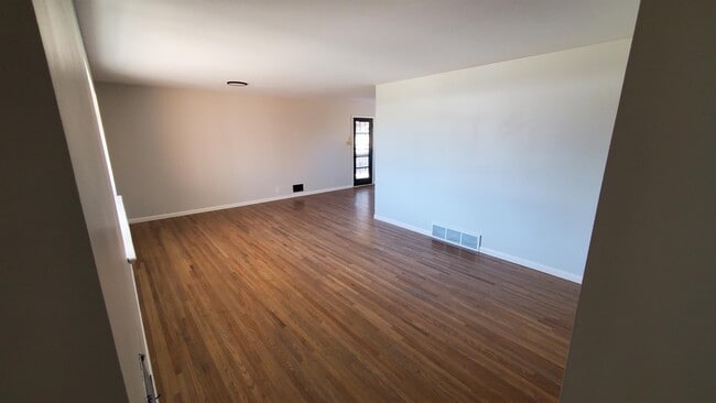 Building Photo - 5361 E Jewell Ave