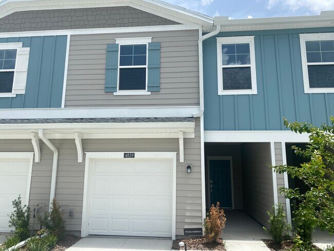 Building Photo - 4859 SW 81st Lp