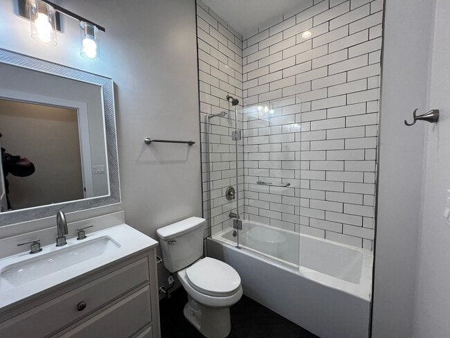 Building Photo - 4819 Main St