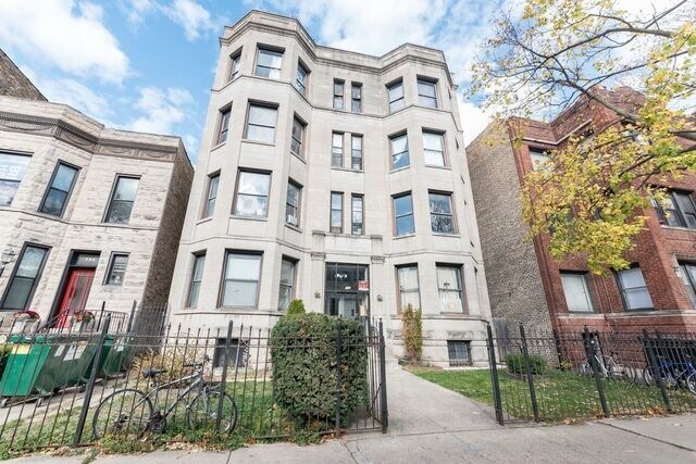 Building Photo - 730 W Cornelia Ave