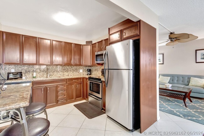Building Photo - 4049 Wolverton C