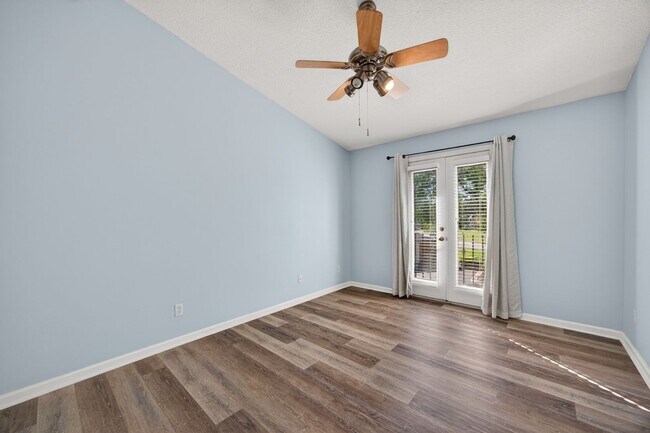 Building Photo - Windsor Pointe Condo