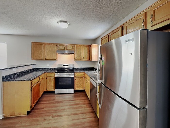 Building Photo - 4322 Village Bend Dr