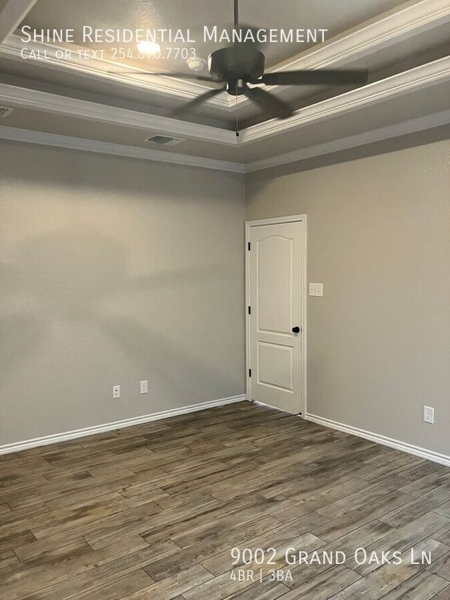 Building Photo - 9002 Grand Oaks Ln