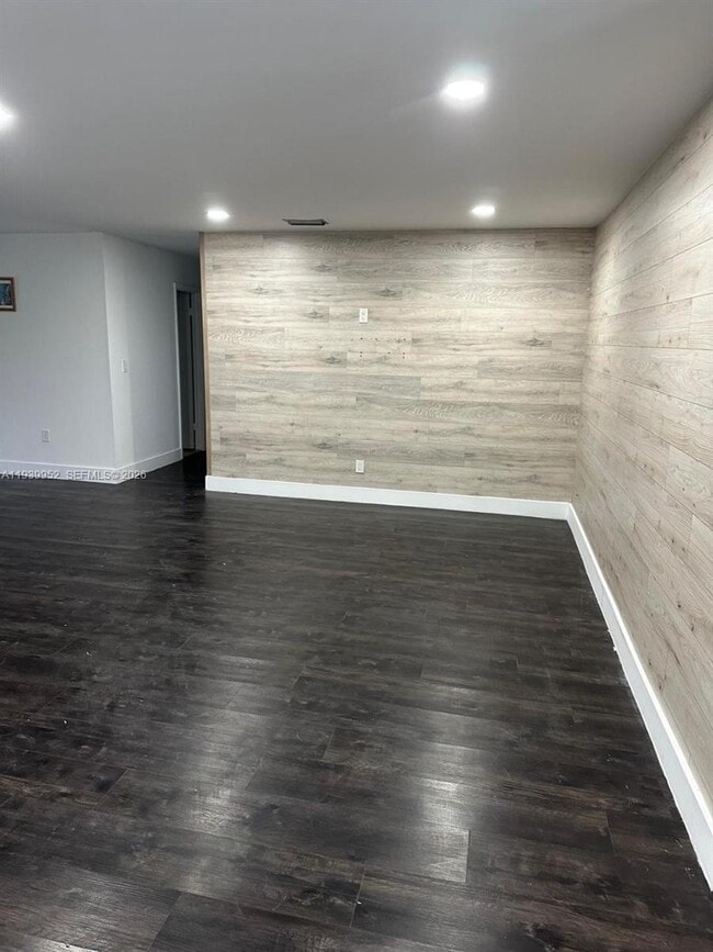 Building Photo - 4711 SW 133rd Ave