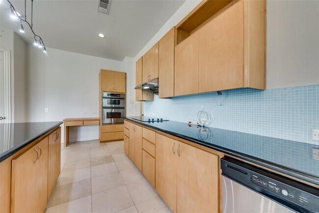 Building Photo - 1271 Carl Dr