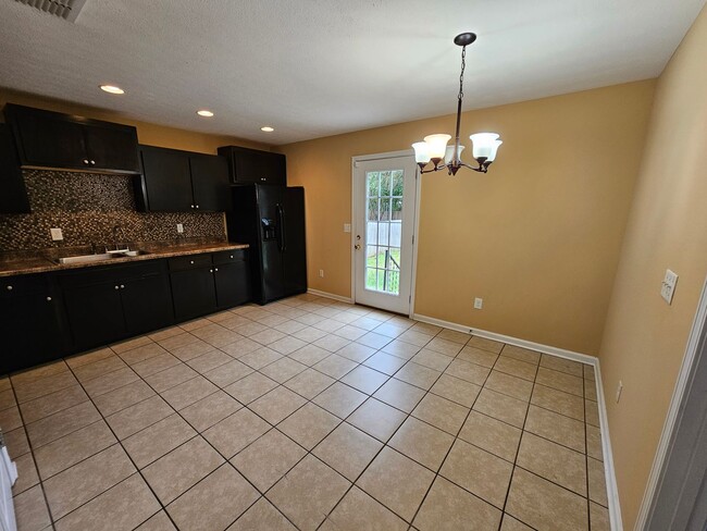 Building Photo - COMING SOON....Beautiful Home near Historic Downtown Tullahoma!