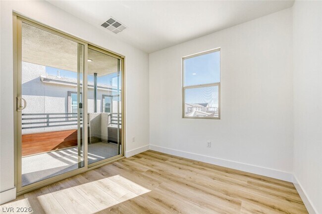 Building Photo - 1041 Soaring Sage Ave