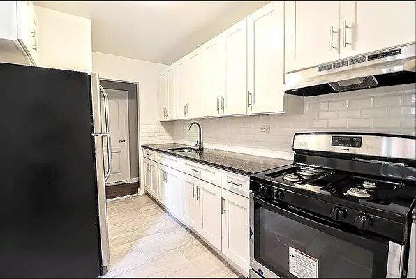 Primary Photo - 1 bedroom in BRONX NY 10471