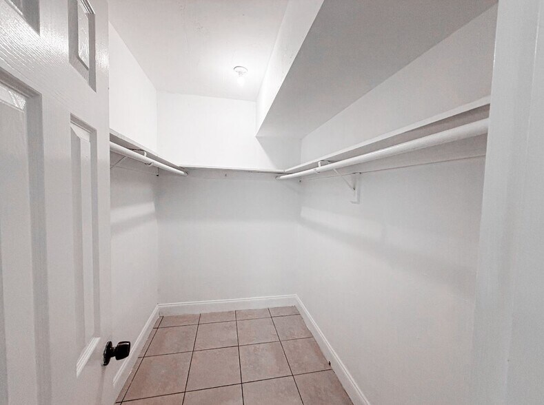 Building Photo - 7917 SW 104th St