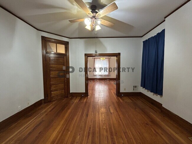 Building Photo - 2304 Russell Blvd