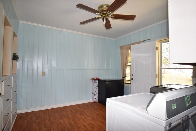 Building Photo - 3217 13th St