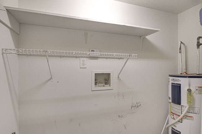 Building Photo - 3200 Anvil Pl