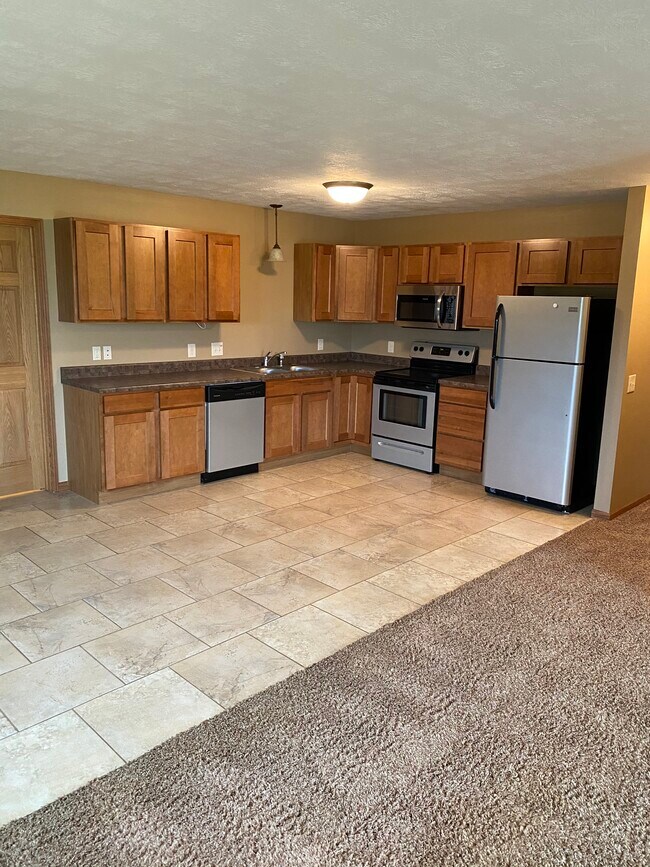 Building Photo - 304 Topaz Pl