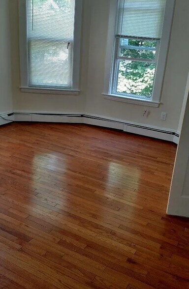 Building Photo - 17 Parker Hill Ave