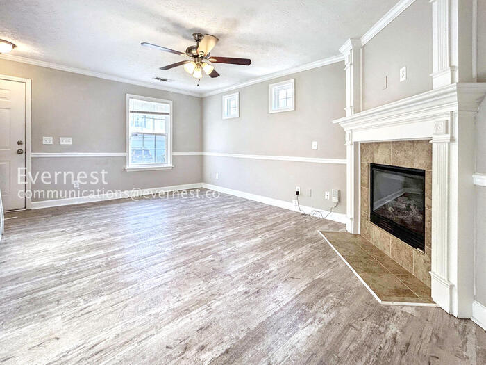 Building Photo - 113 Oak Grove Pl