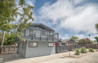 Building Photo - 2 Bedroom/1 Bathroom - Isla Vista