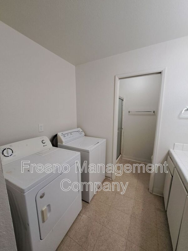 Building Photo - 3037 W Pontiac Way