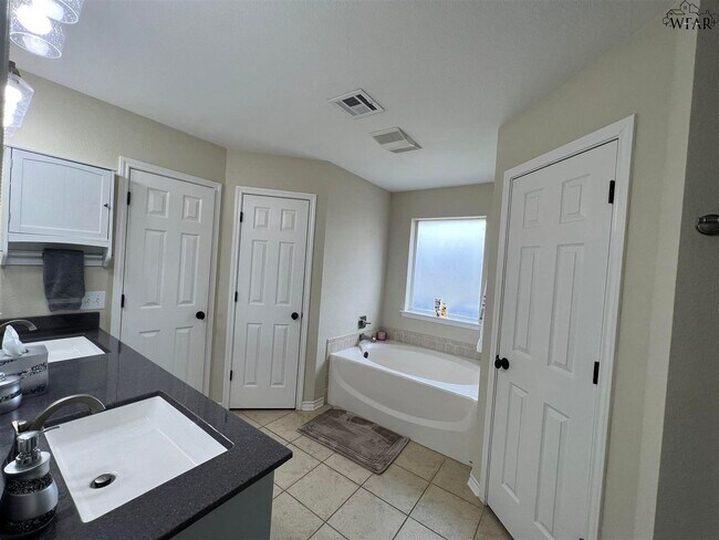 Building Photo - 6053 Laci Ln