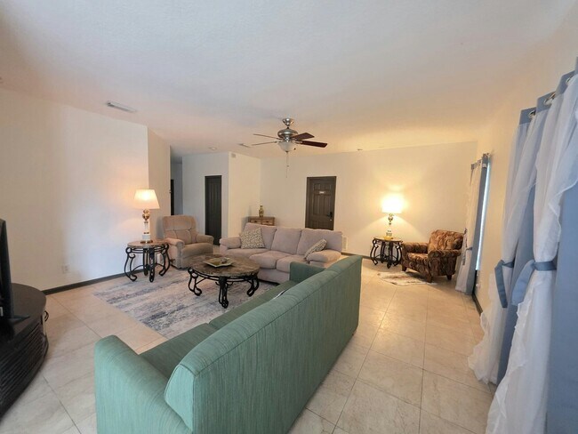 Building Photo - 2355 Ribault Scenic Dr