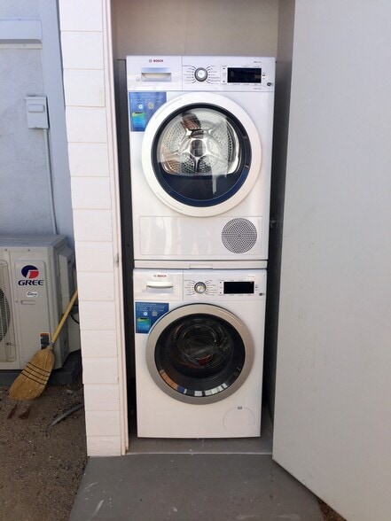 Shared Laundry - 6432 Smoketree Ave