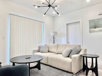 Building Photo - 525 Parkway Dr NE