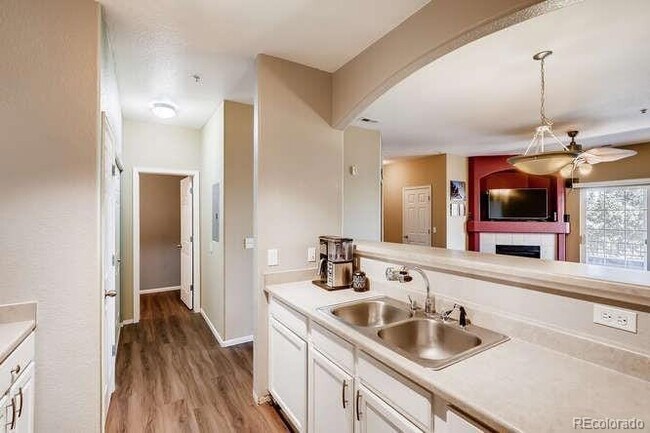 Building Photo - 5255 Memphis St