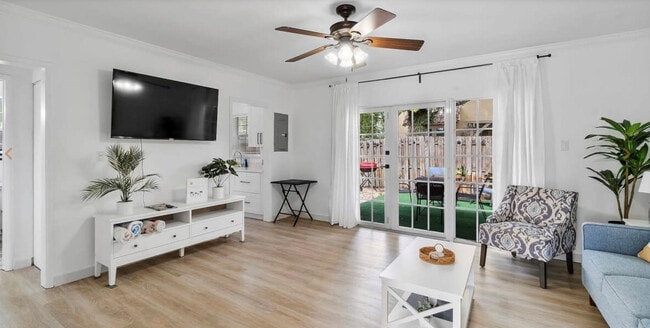 Building Photo - 1400 NE 4th Ct