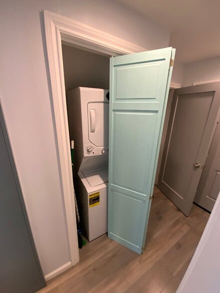 Building Photo - 211 Genebern Way