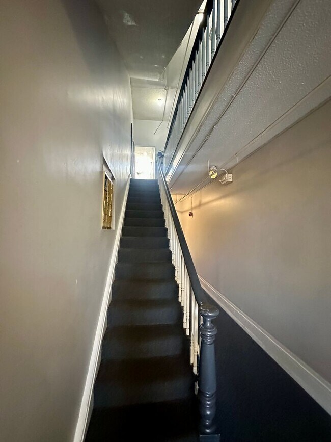 Building Photo - 217 Abercorn St