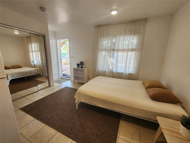 Building Photo - 315 Walnut St