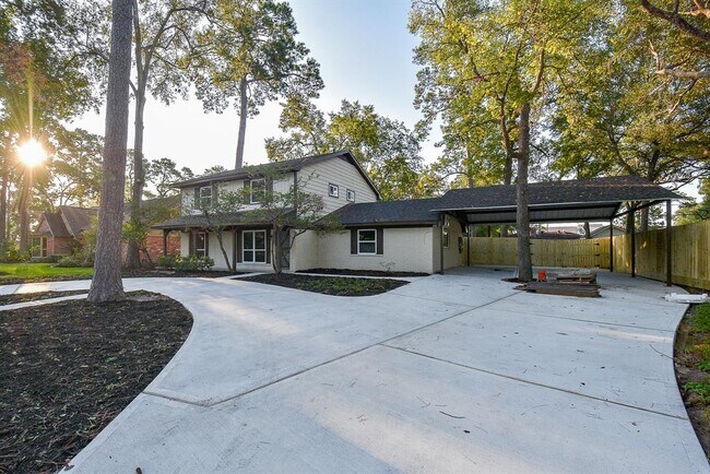 Building Photo - 1010 Woodchurch Ln