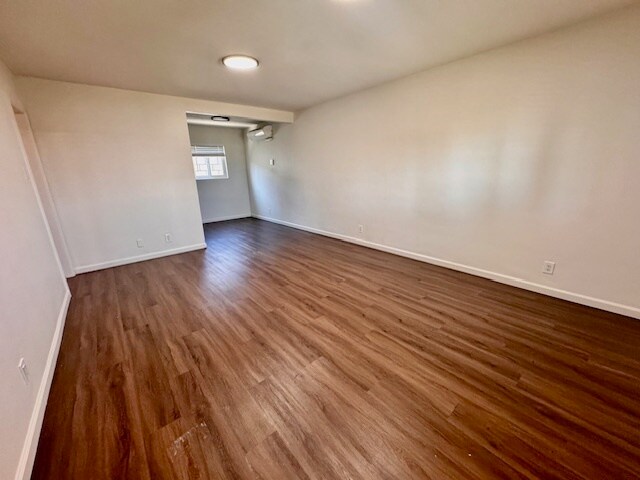 Building Photo - 36947 Melrose Dr