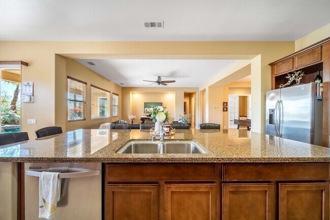 Building Photo - 40834 Adriatico Ct