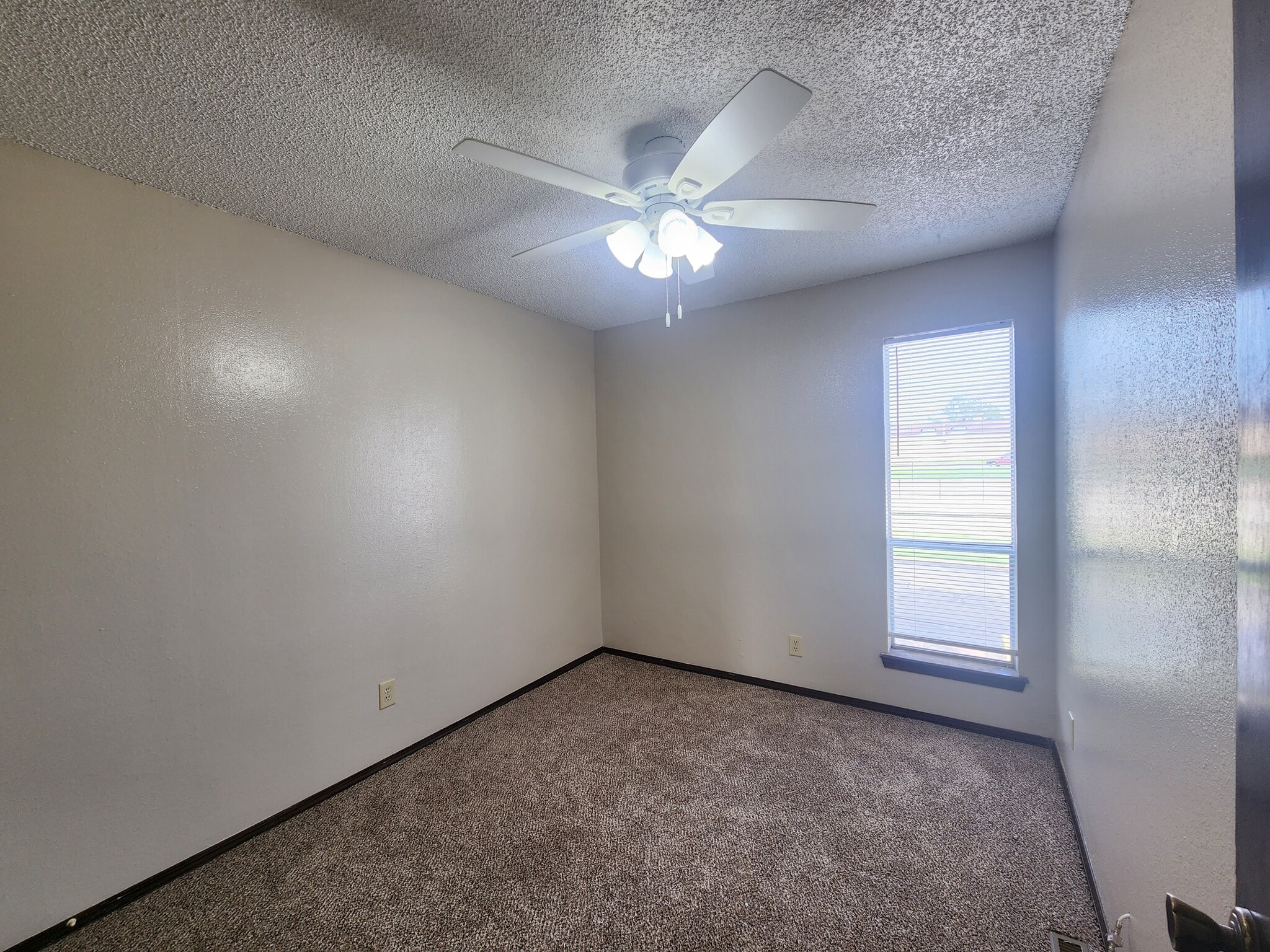 Building Photo - 1400 N Perkins Rd