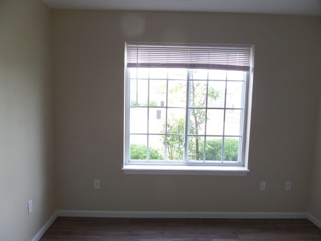 Building Photo - Available July 27th