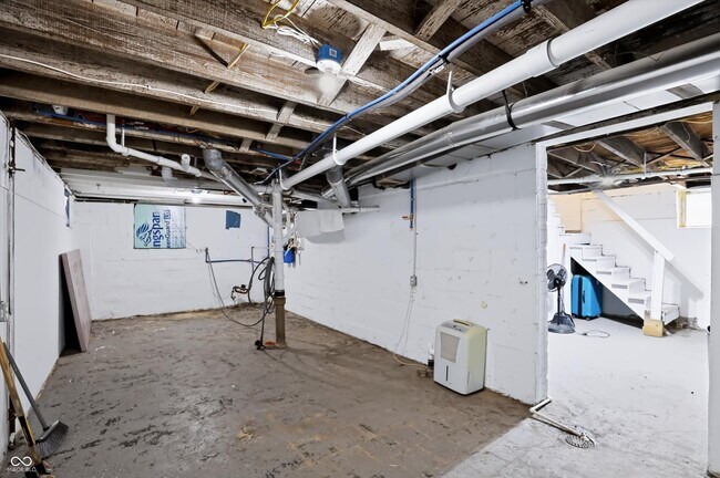 Building Photo - 3910 N Kenwood Ave