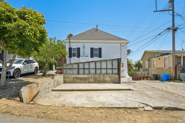 Building Photo - 517 Branciforte St