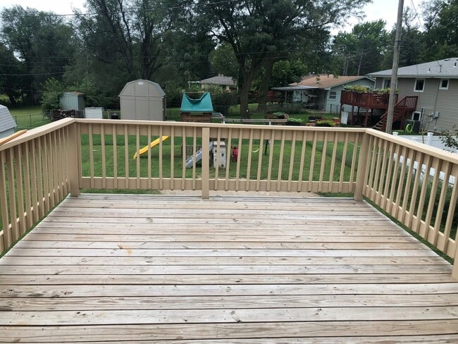 Building Photo - Beautiful Spacious Home
