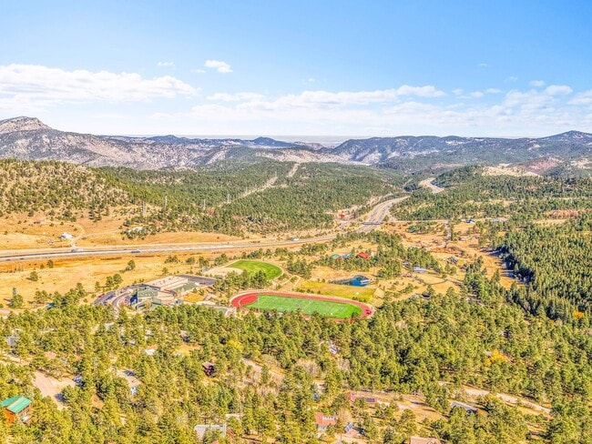 Building Photo - 1244 Hyland Dr