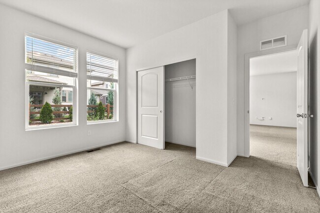 Building Photo - Beautiful 4 Bedroom Home in The Lakes at Centerra | 2,583 Sq. Ft.