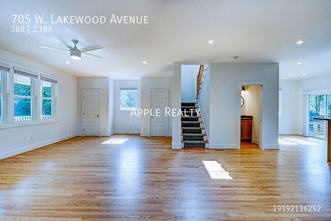 Building Photo - 705 W Lakewood Ave