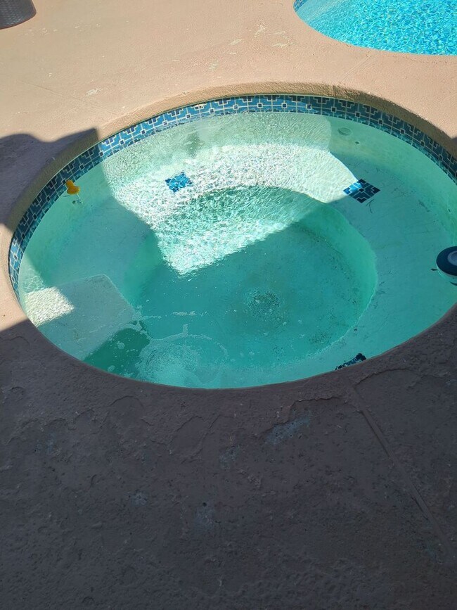 Building Photo - Home For Rent